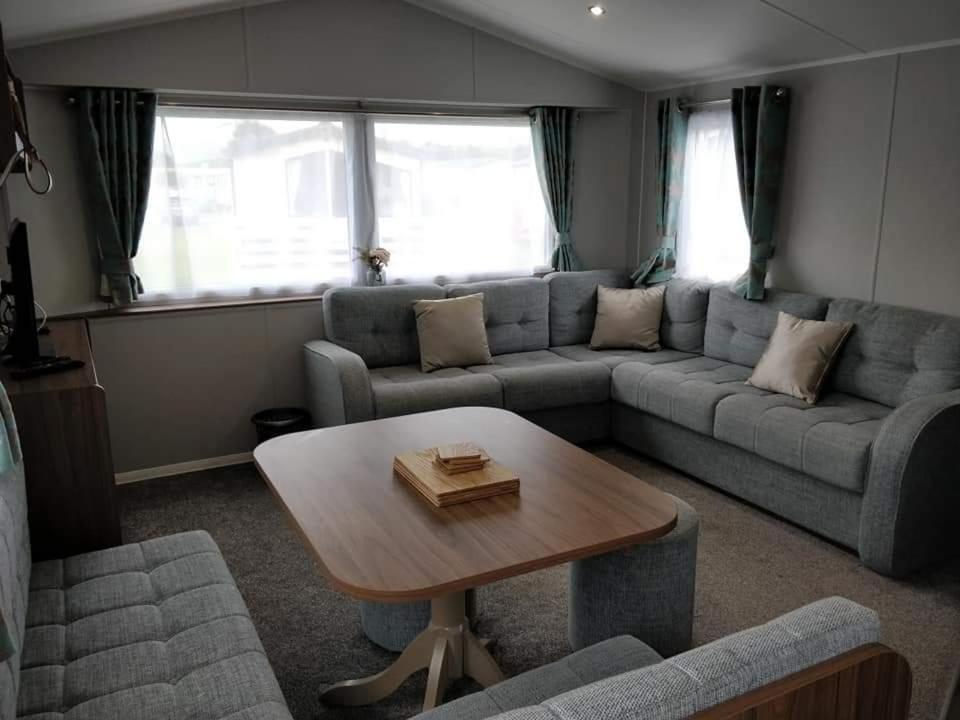 Black Rock Sands Caravan Sleeps 8 Otel Porthmadog Dış mekan fotoğraf